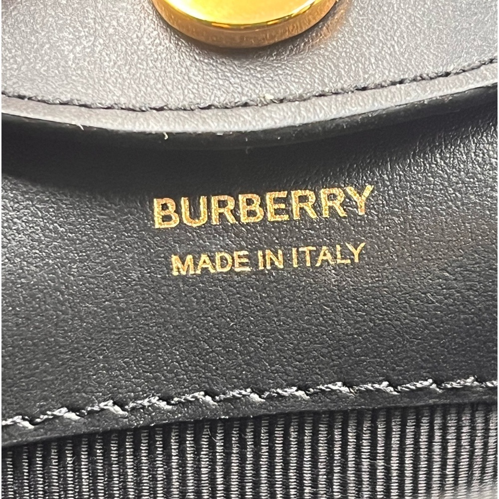 🆕 BURBERRY 🧿 NWOT Monogram Motif Bucket Crossbody Bag, Black - AUTHENTICATED - Picture 3 of 14